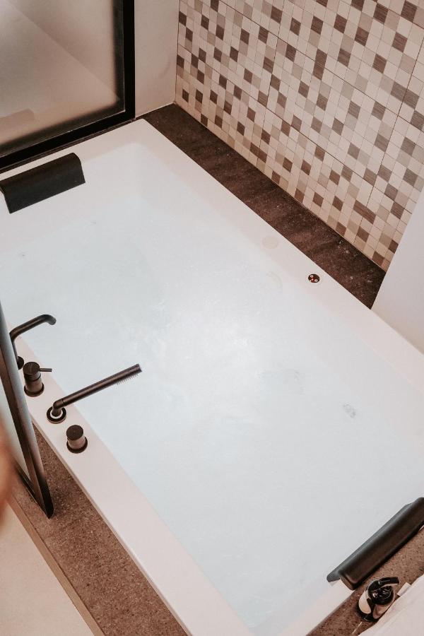 מריליאנו Dislocati Bnb - Jacuzzi Privata - Cucina - Tv60" - Minimal Luxury מראה חיצוני תמונה