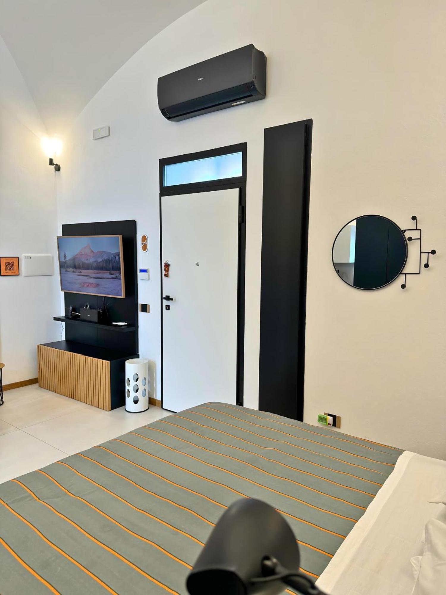 מריליאנו Dislocati Bnb - Jacuzzi Privata - Cucina - Tv60" - Minimal Luxury מראה חיצוני תמונה