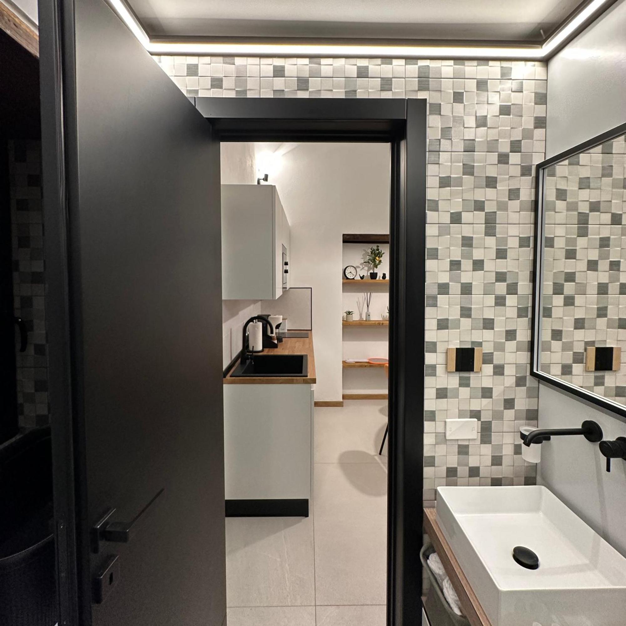 מריליאנו Dislocati Bnb - Jacuzzi Privata - Cucina - Tv60" - Minimal Luxury מראה חיצוני תמונה